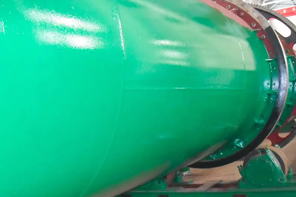 كيف تؤثر طرق التحبيب المختلفة على مخرجات خط إنتاج الأسمدة المركبة؟